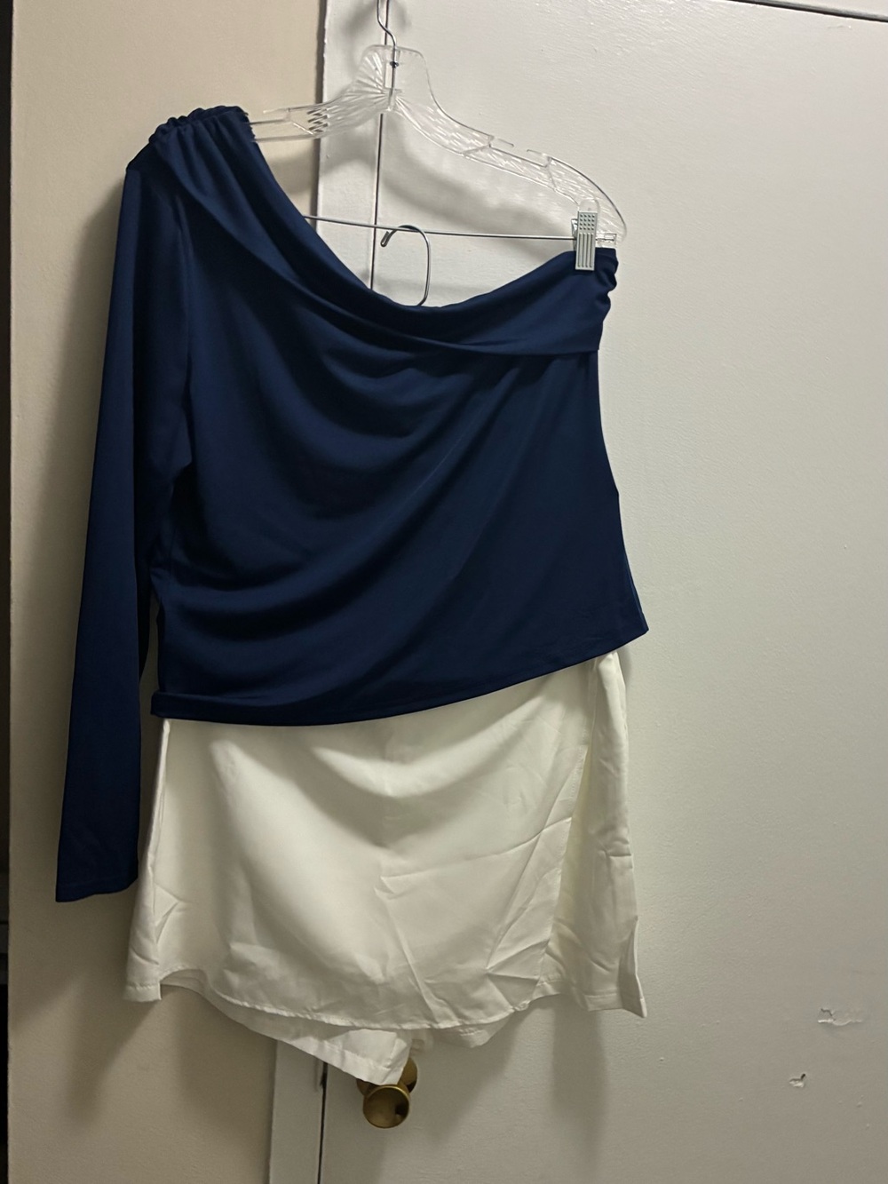 2-Piece Women’s Outfit- Versatile Skirt
